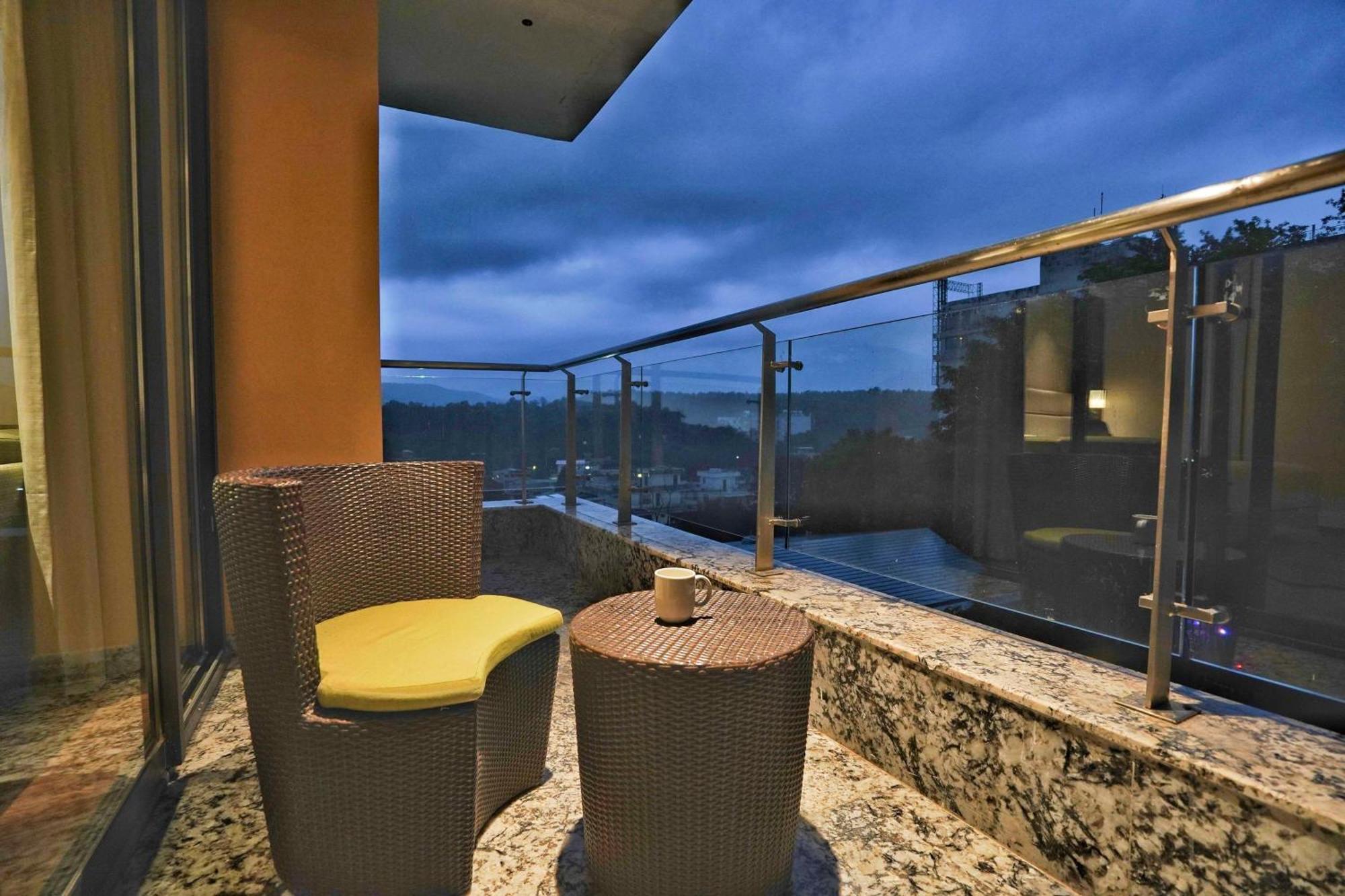 Hyatt Centric Rajpur Road Dehradun Hotel Buitenkant foto